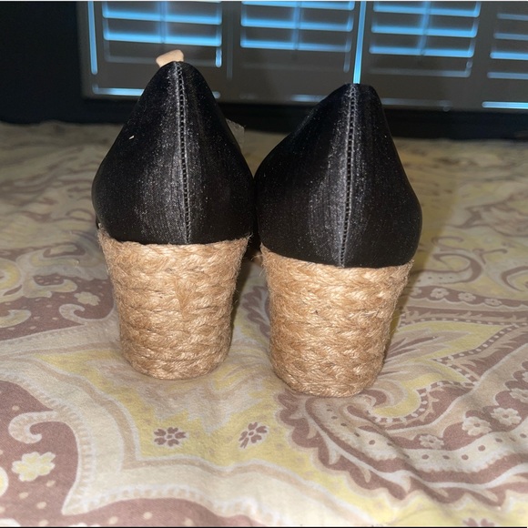 Joan & David • NWT • Wedges • Size 9 - Picture 4 of 6